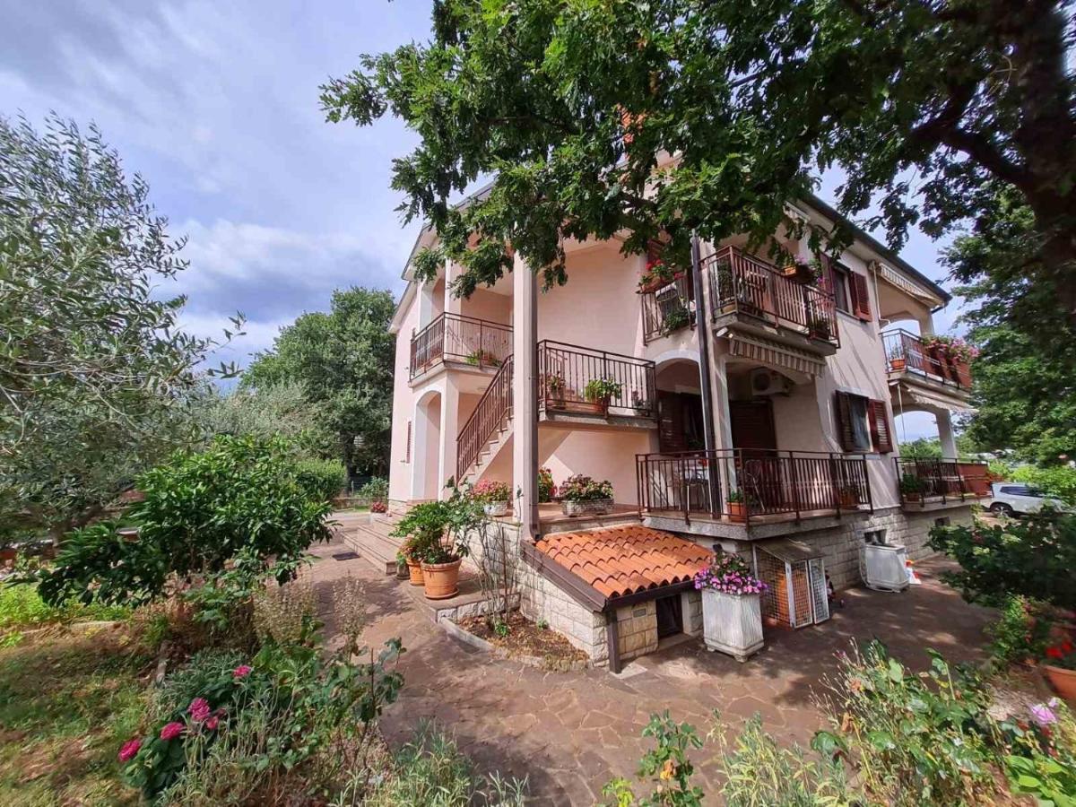 Apartment Ornela Umag Buitenkant foto